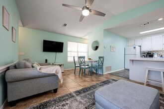 17462 Front Beach Rd in Panama City Beach, FL - Foto de edificio - Building Photo