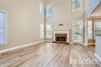 22 Vinings Lake Dr SW in Mableton, GA - Foto de edificio - Building Photo