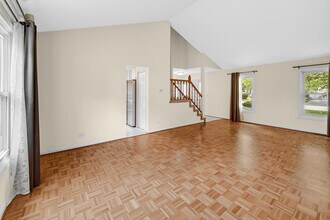 483 Highland Grove Dr in Buffalo Grove, IL - Building Photo - Building Photo