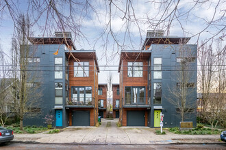 Sacramento Lofts in Portland, OR - Foto de edificio - Building Photo