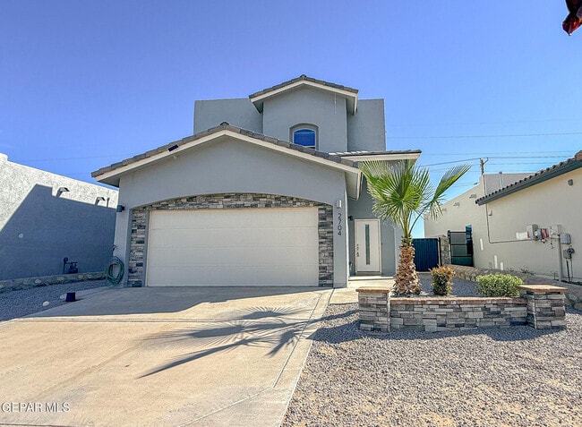 property at 2704 Tierra Oasis St