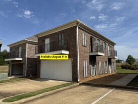 211 Park W Loop in Oxford, MS - Building Photo