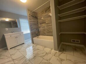 907 W Lombard St in Baltimore, MD - Building Photo - Building Photo