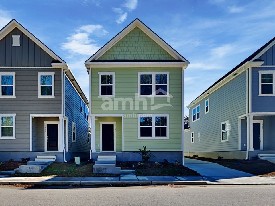 1926 Weeping Cypress Dr in Charleston, SC - Building Photo