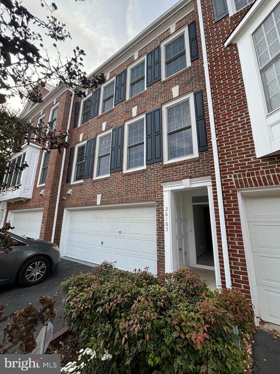 26105 Nimbleton Square in Chantilly, VA - Building Photo - Building Photo