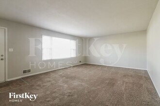 336 Wayside Dr in Plainfield, IN - Building Photo - Building Photo
