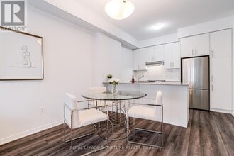 15 William Jackson Wy in Toronto, ON - Building Photo - Building Photo