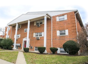 University Manors in Columbus, OH - Foto de edificio - Other