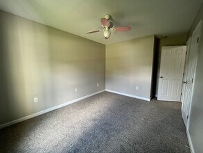 114 Gregory Dr in Jacksonville, NC - Building Photo - Building Photo
