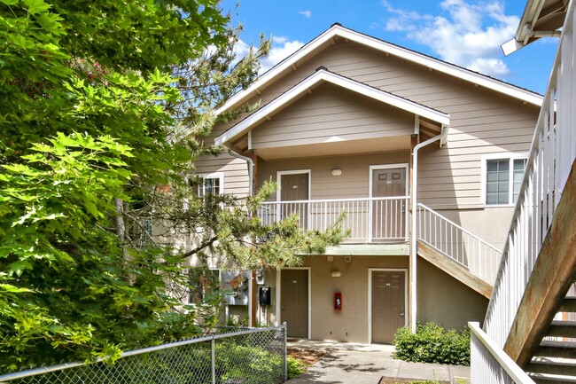 2608 Douglas Ave in Bellingham, WA - Building Photo - Building Photo