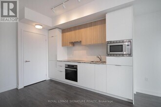 20 O'Neill Rd in Toronto, ON - Building Photo - Building Photo