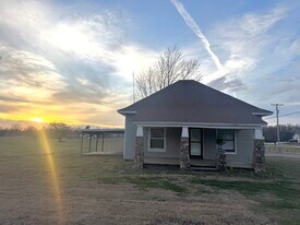 11991 S Edmondson Rd in Gentry, AR - Building Photo