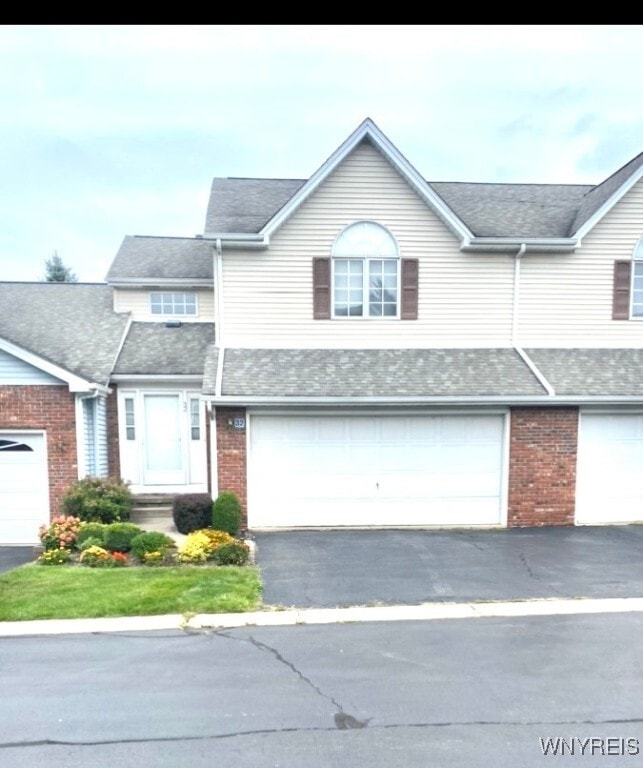 property at 32 N Hill Dr