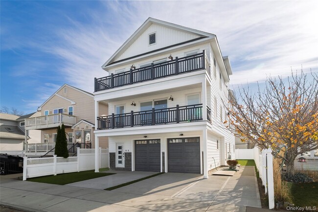 550 E Harrison St in Long Beach, NY - Building Photo - Building Photo