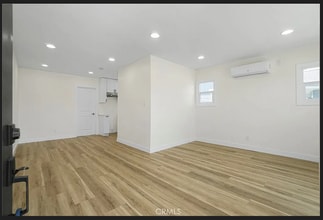 200 N Willow Ave in Compton, CA - Building Photo - Building Photo