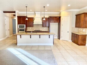 2468 S Bundy Dr in Fresno, CA - Building Photo - Building Photo