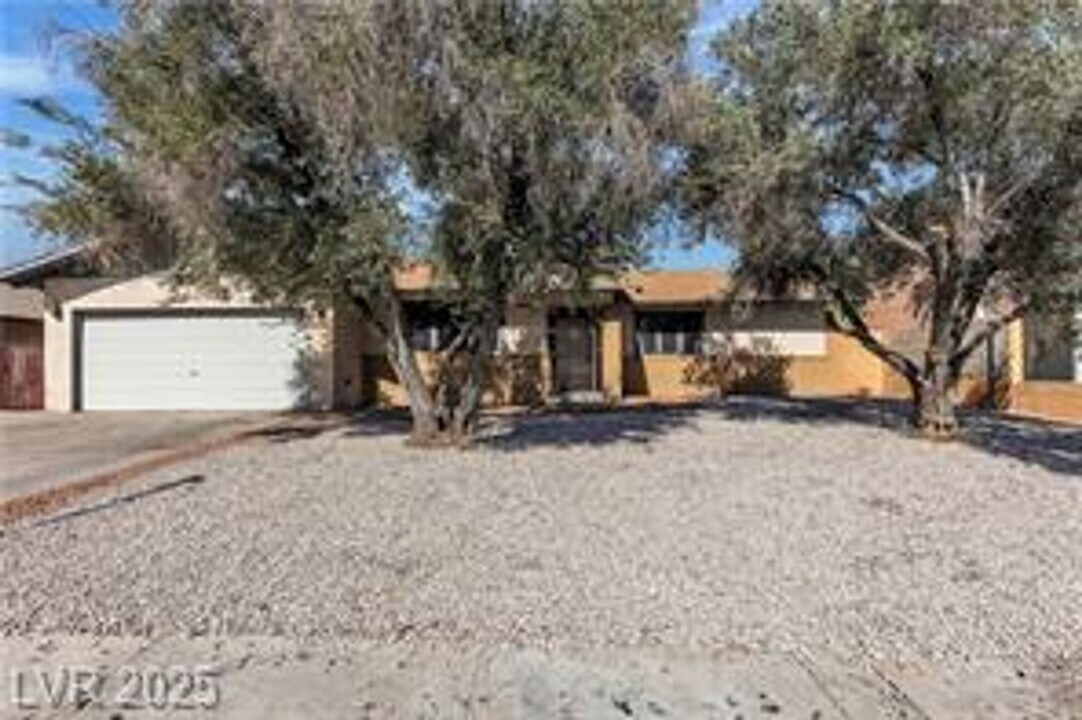 2204 Monterey Ave in Las Vegas, NV - Building Photo