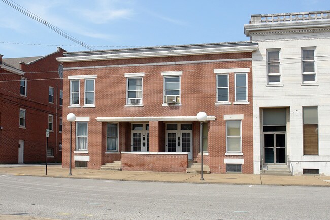 212 N 11th Ave in Evansville, IN - Foto de edificio - Building Photo