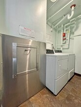 364 Seaside Ave-Unit -1109 in Honolulu, HI - Building Photo - Building Photo