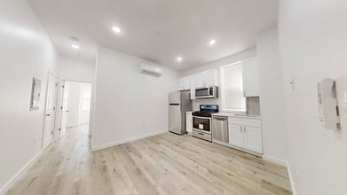 5703 W Girard Ave in Philadelphia, PA - Building Photo - Building Photo