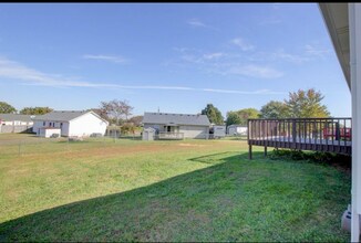 1065 Bobcat Dr in Clarksville, TN - Building Photo - Building Photo
