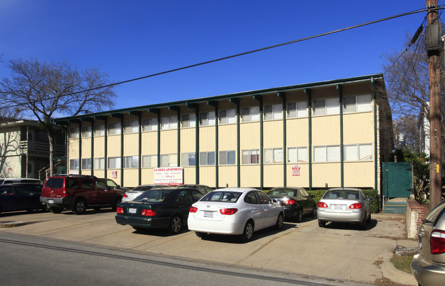 400 E 30th St in Austin, TX - Foto de edificio - Building Photo