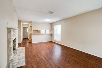 7912 Echo Wind St, Unit 7914 Echo Wind in San Antonio, TX - Building Photo - Building Photo