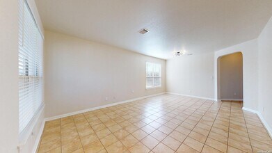 101 Springtree Cliff in Cibolo, TX - Foto de edificio - Building Photo