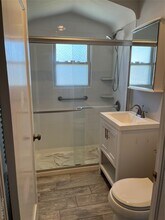 7 Floyd Pl in East Norwich, NY - Foto de edificio - Building Photo