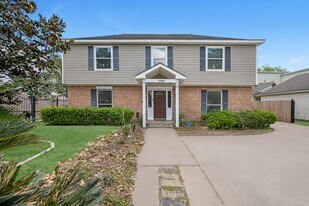 11319 Briar Forest Dr in Houston, TX - Building Photo