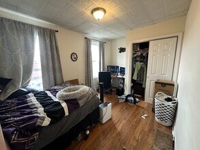 58 Medford St, Unit 3-bed SOMER in Somerville, MA - Foto de edificio - Building Photo