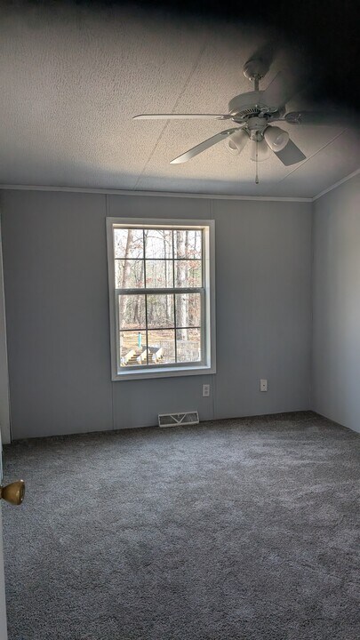 291 Pebble Ln in Inwood, WV - Building Photo