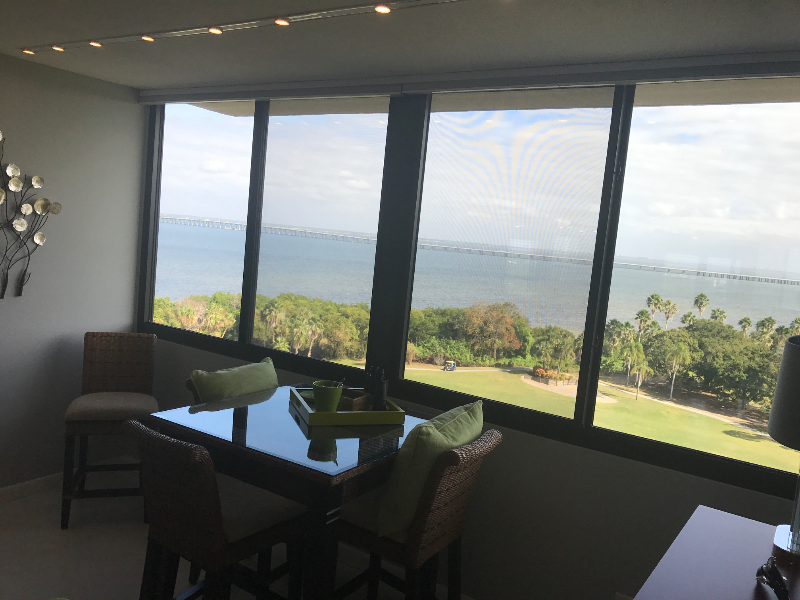 2620 Cove Cay Dr in Clearwater, FL - Foto de edificio