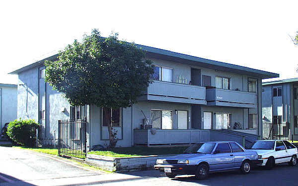 Puerta Villa Apartments in Rancho Cordova, CA - Foto de edificio - Building Photo