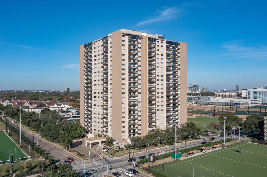 The Lamar Tower in Houston, TX - Foto de edificio