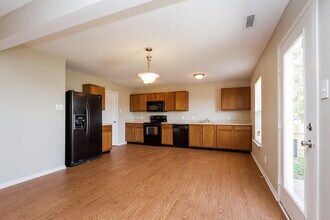 1929 Orchid Bloom Dr in Indianapolis, IN - Foto de edificio - Building Photo