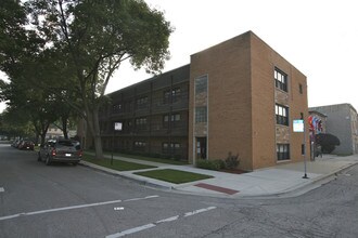 5901 N Naper Ave in Chicago, IL - Building Photo - Building Photo