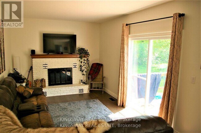 619 Millgrove Side Rd in Hamilton, ON - Building Photo - Building Photo