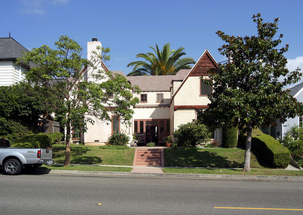 921-925 16th St in Santa Monica, CA - Building Photo