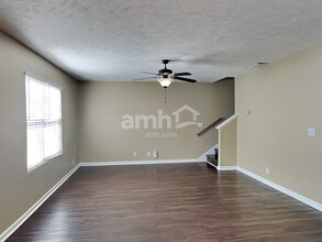 4861 Nina Marie Ave in Murfreesboro, TN - Foto de edificio - Building Photo