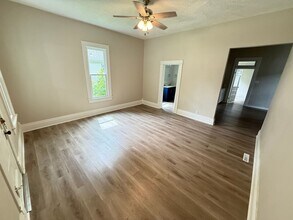 30 Anderson St in Aurora, MO - Building Photo - Building Photo