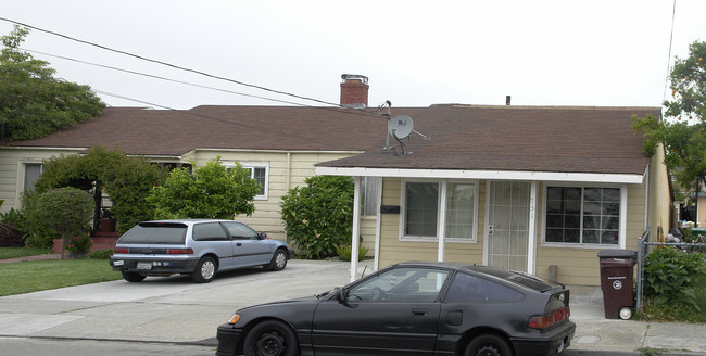 731-743 W Sunset Blvd in Hayward, CA - Building Photo - Building Photo