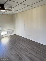 30 3rd St in Waynesboro, PA - Building Photo