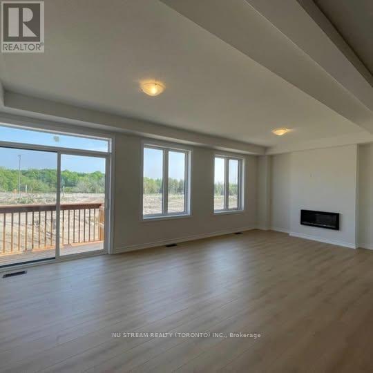 47 Kenneth Rogers Cres in East Gwillimbury, ON - Building Photo