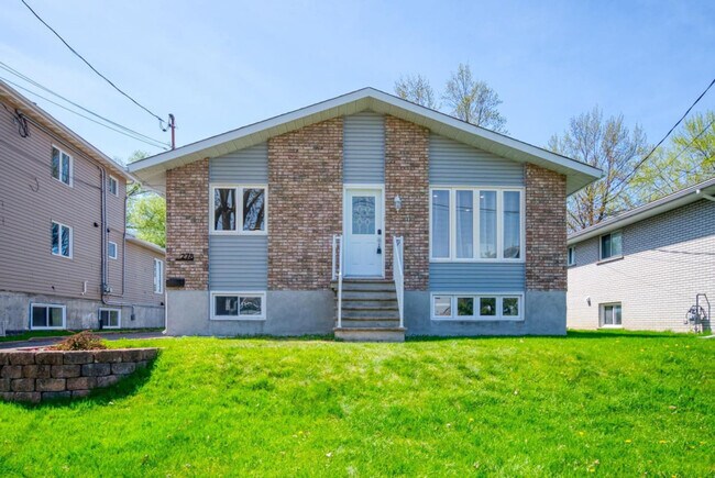 278 Rue Riviera in Gatineau, QC - Building Photo - Building Photo