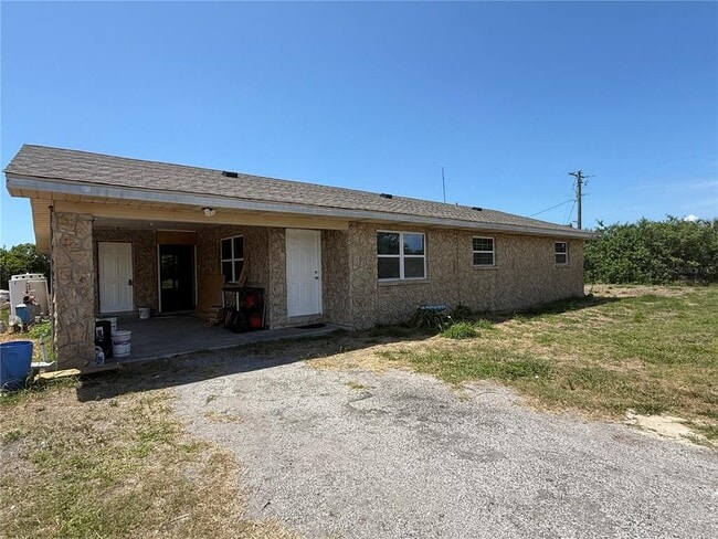 2122 Gulf City Rd in Ruskin, FL - Building Photo - Building Photo