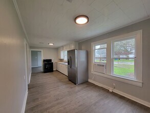 308 Samson St in Abbeville, LA - Building Photo - Building Photo