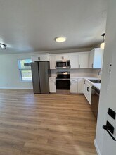1170 Woodrow Ln in Medford, OR - Building Photo - Building Photo