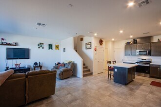 460 Ylang Pl in Henderson, NV - Building Photo - Building Photo