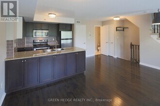 20 Elsie Ln in Toronto, ON - Building Photo - Building Photo